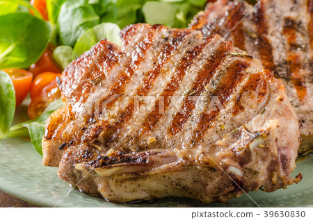 Grilled pork chops Grilled pork chops 39630830