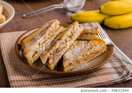 Peanut butter banana sandwich Peanut butter banana sandwich 39631044