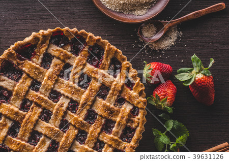 Berries rustic tart Berries rustic tart 39631126