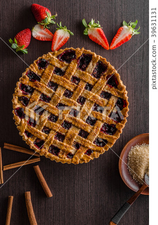 Berries rustic tart Berries rustic tart 39631131