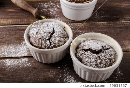 Chocolate souffle home 39631567
