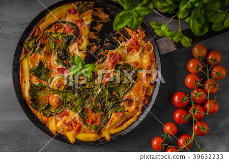 Vegetable frittata in oven Vegetable frittata in oven 39632233