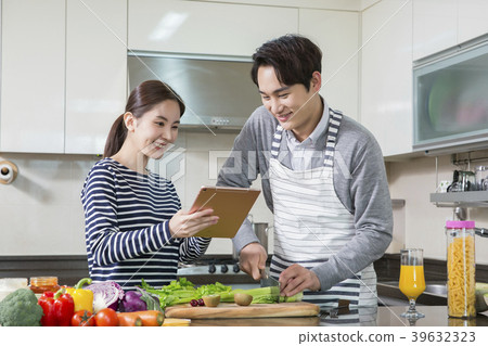 Conceptable photo of new married couple daily life. 152 Conceptable photo of new married couple daily life. 152 39632323