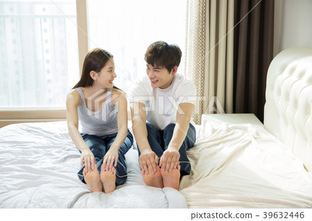 Conceptable photo of new married couple daily life. 047 39632446