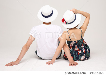 Happy young traveler couple concept photo. set out on a trip to honeymoon, camping and summer vacation concept isolated on white background. 482 Happy young traveler couple concept photo. set out on a trip to honeymoon, camping and summer vacation concept isolated on white background. 482 39632468
