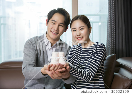 Conceptable photo of new married couple daily life. 206 39632599