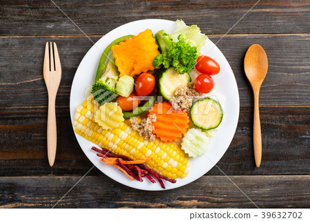 Vegetables salad for eating, healthy food Vegetables salad for eating, healthy food 39632702