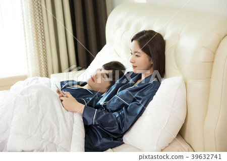 Conceptable photo of new married couple daily life. 062 Conceptable photo of new married couple daily life. 062 39632741
