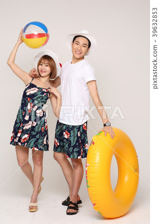 Happy young traveler couple concept photo. set out on a trip to honeymoon, camping and summer vacation concept isolated on white background. 448 Happy young traveler couple concept photo. set out on a trip to honeymoon, camping and summer vacation concept isolated on white background. 448 39632853