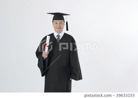the life of a middle-aged man who graduate holding diploma photo. 272 the life of a middle-aged man who graduate holding diploma photo. 272 39633155