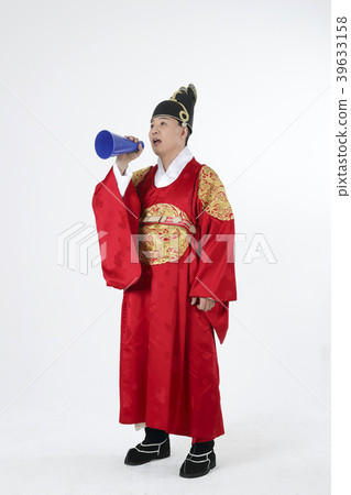 A middle-aged man who dressed a king's clothes making funny expression photo. 369 A middle-aged man who dressed a king's clothes making funny expression photo. 369 39633158