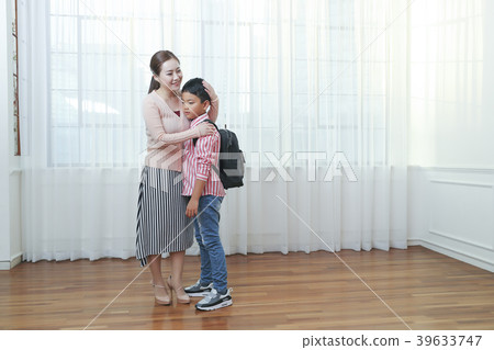 Children Cheerful Studying Education knowledge Concept. Children are learning a group study, VR, Science, practical education and schooling. 160 39633747