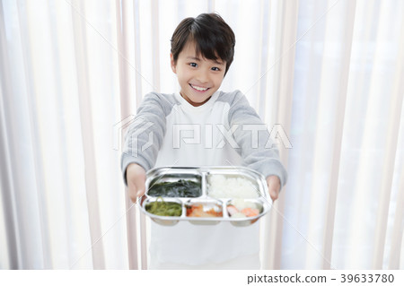 Children Cheerful Studying Education knowledge Concept. Children are learning a group study, VR, Science, practical education and schooling. 151 39633780