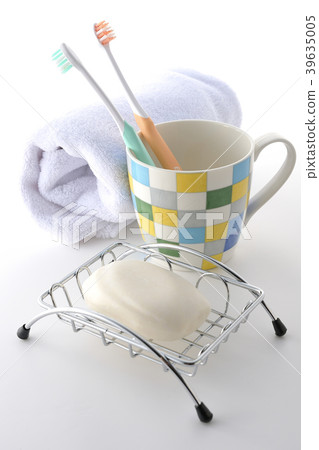 Newlywed, living together, living together 39635005