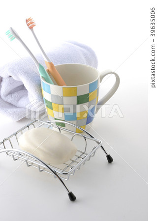 Newlywed, living together, living together 39635006