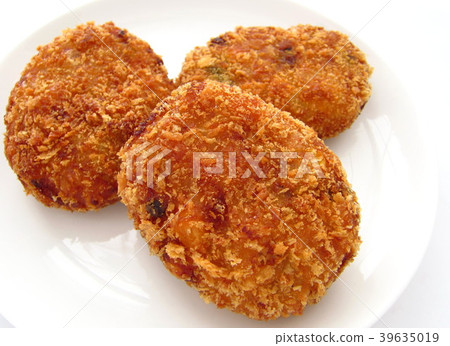 Handmade delicious potato croquette Handmade delicious potato croquette 39635019