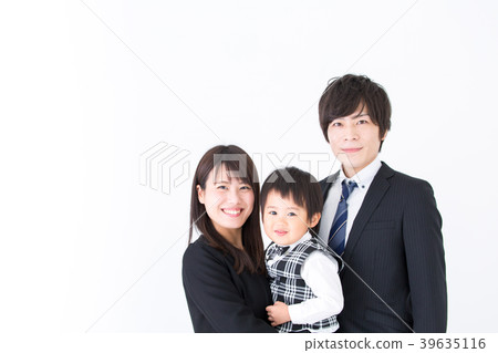 Young family photo Young family photo 39635116