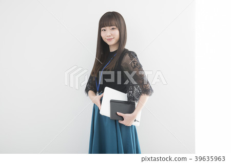 年輕的女士 39635963