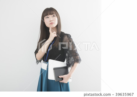 young woman young woman 39635967