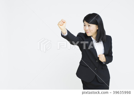 年輕的商業女人業務 39635998