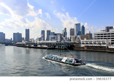 Water bus going along the Sumida River Water bus going along the Sumida River 39636377