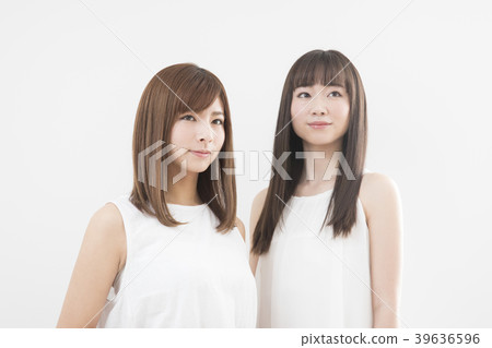 Two young ladies Two young ladies 39636596