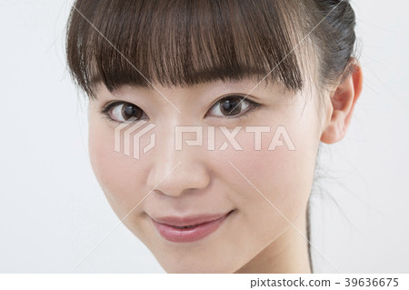young woman young woman 39636675