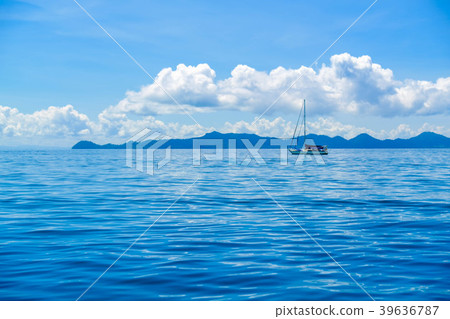 Beautiful sea and sky in southern Thailand. Beautiful sea and sky in southern Thailand. 39636787