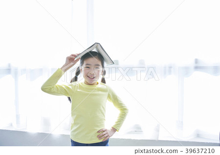 Happy child 39637210