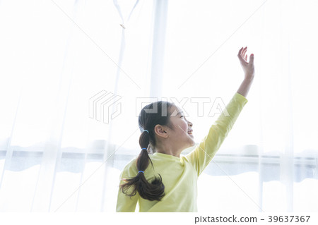 Happy child 39637367