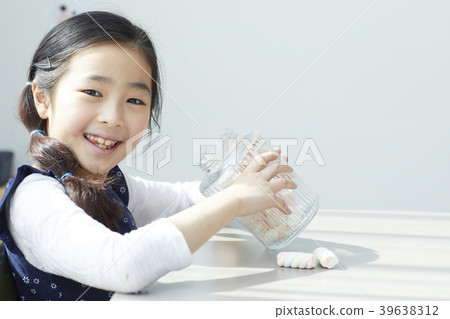 Candy and kids Candy and kids 39638312