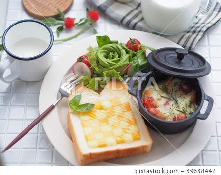 Breakfast with a plate of bread 39638442