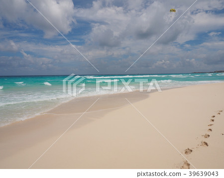 墨西哥坎昆海灘（海豚海灘和腳印） 39639043