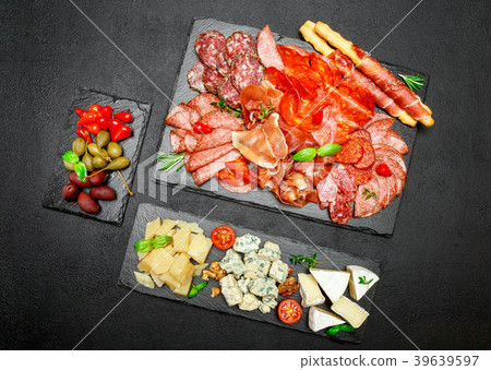 Cold meat cheese plate with salami chorizo sausage 39639597