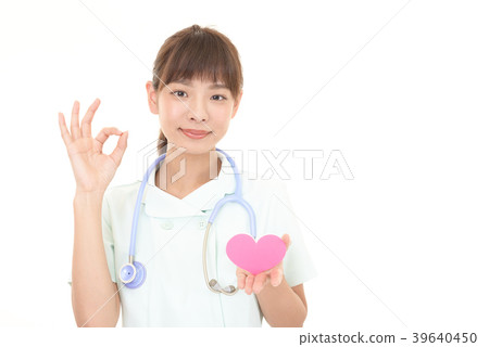 Smiling nurse Smiling nurse 39640450