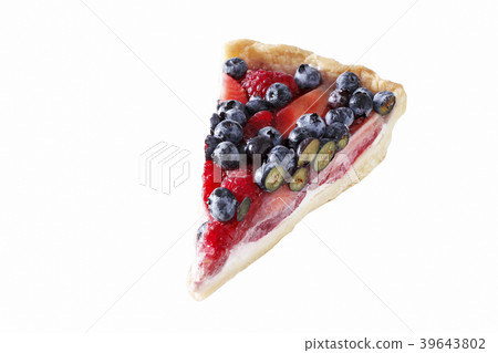 Isolated Piece ricotta tart cake with fresh berry 39643802