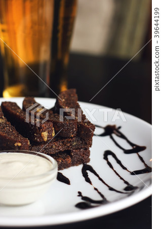 spicy rye crackers with beer spicy rye crackers with beer 39644199