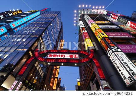 Tokyo cityscape in Japan / night view of Kabukicho Ichiban Tokyo cityscape in Japan / night view of Kabukicho Ichiban 39644221