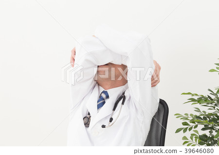 A doctor A doctor 39646080