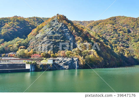 山梨縣廣瀨水壩在秋天 39647176