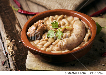 cassoulet de Castelnaudary, a French bean stew 39647262