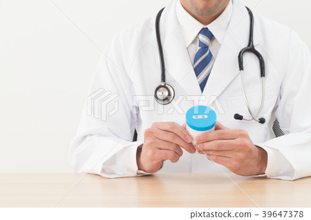 一位醫生 一位醫生 39647378