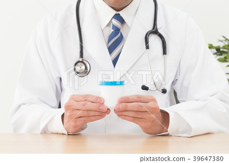 一位醫生 39647380