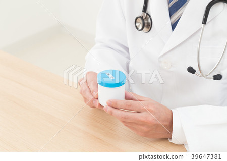 A doctor A doctor 39647381