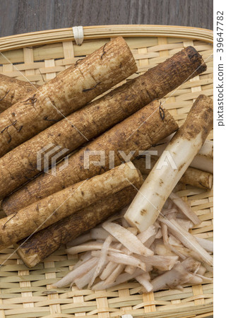 Fresh cowhide 39647782