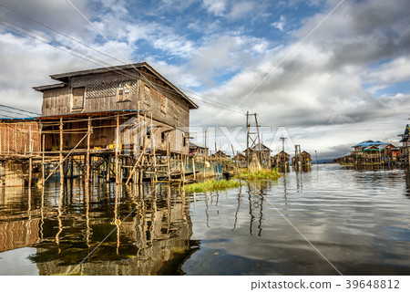 Wooden houses on piles, Inle Lake, Myanmar 39648812