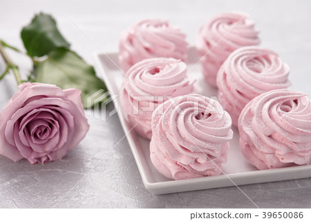 Pink homemade zephyr or marshmallow in plate 39650086