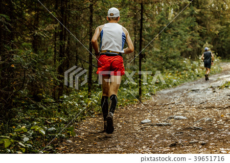 back male runner 39651716