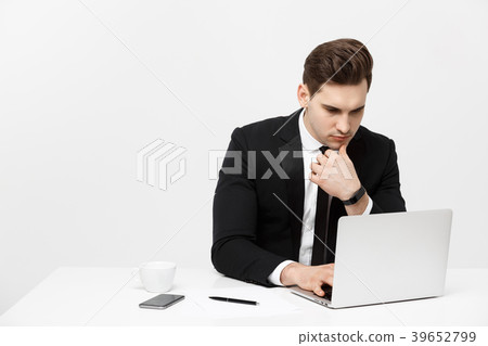 Business Concept: Businessman Thinking Ideas 39652799