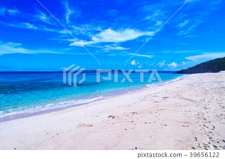 Miyakojima in midsummer. Nagama Beach on Kurama Island Miyakojima in midsummer. Nagama Beach on Kurama Island 39656122